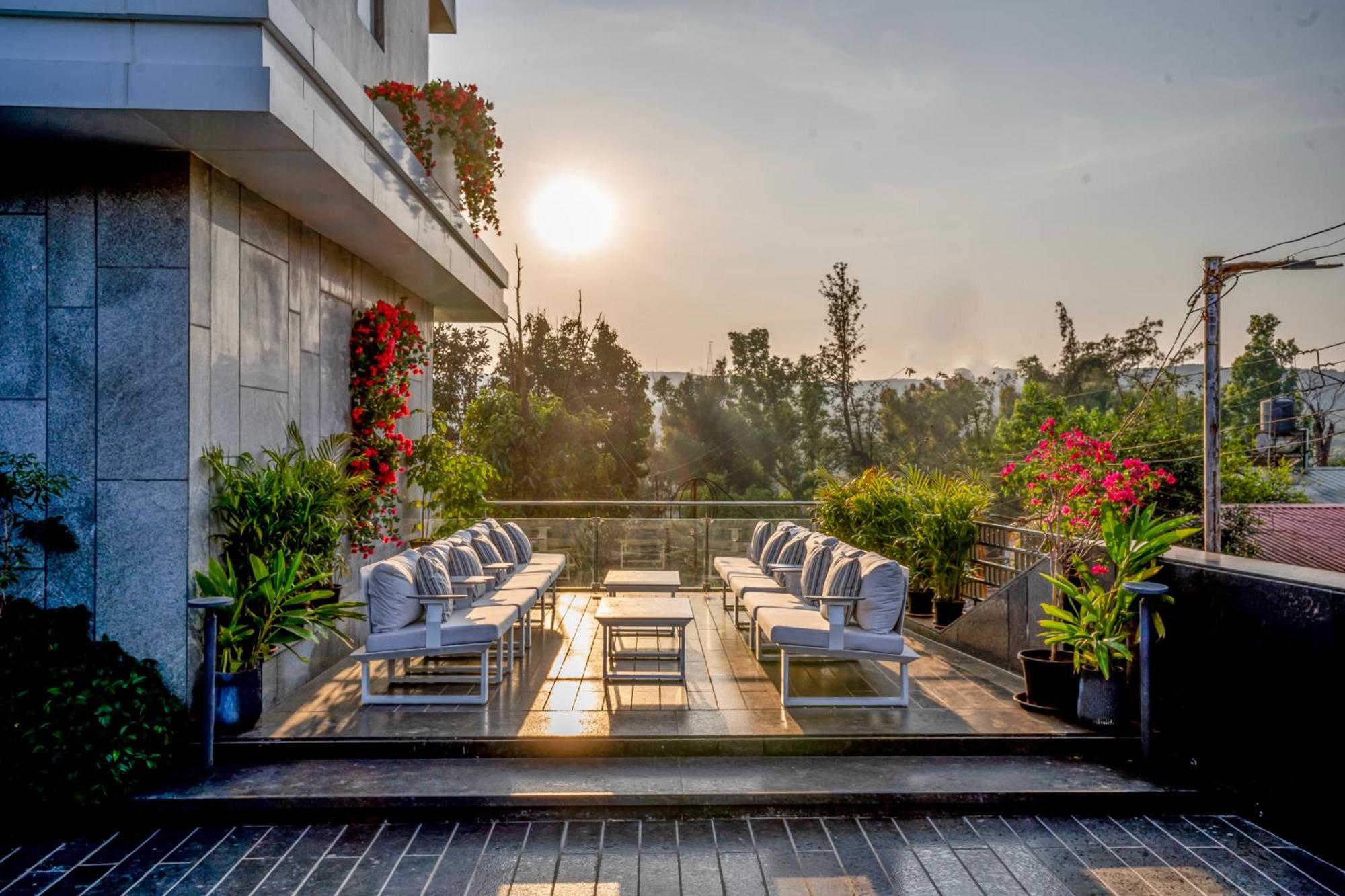 Leela Resort, The Exotic Boutique Hotel - Pure Veg Mahabaleshwar Luaran gambar