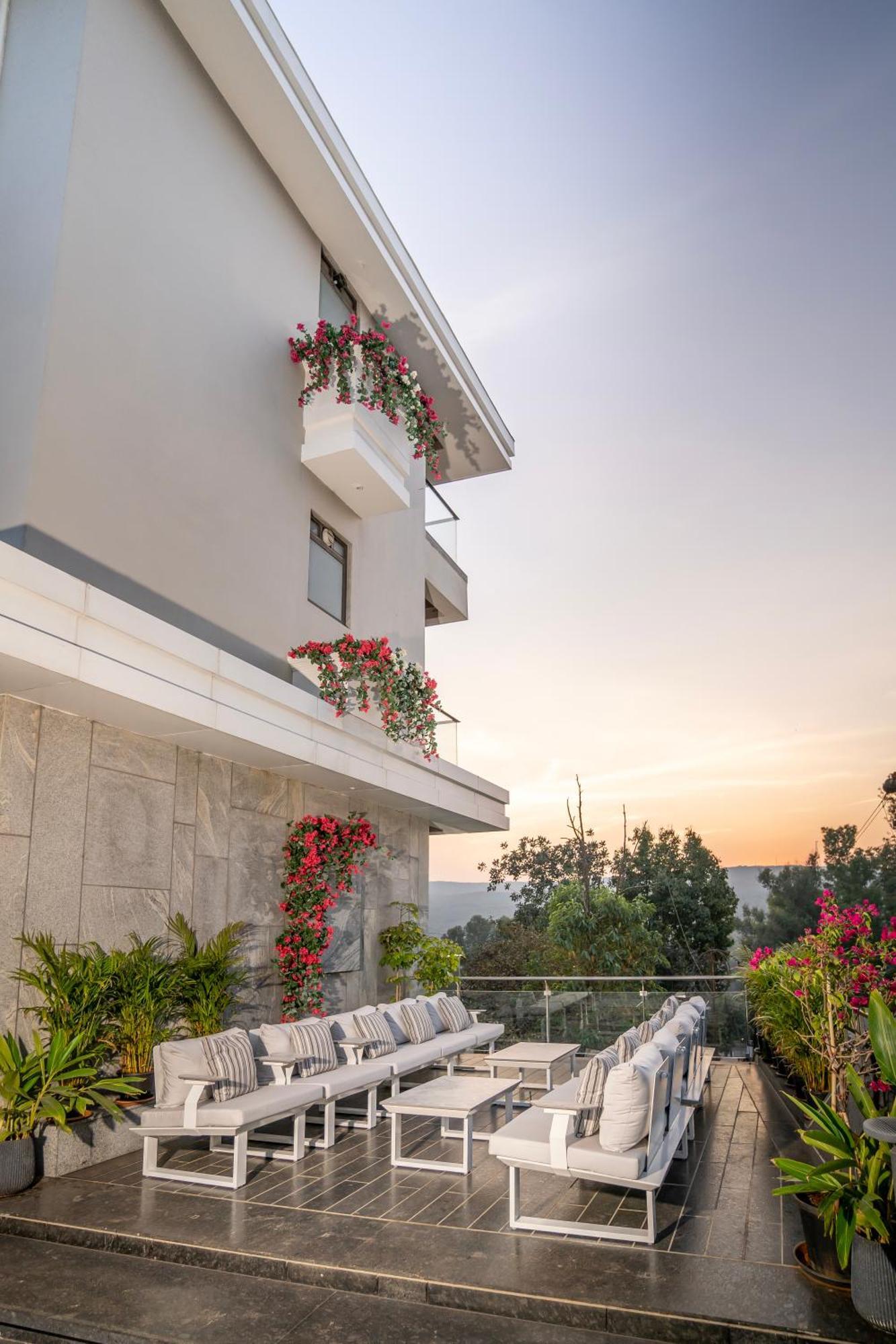 Leela Resort, The Exotic Boutique Hotel - Pure Veg Mahabaleshwar Luaran gambar