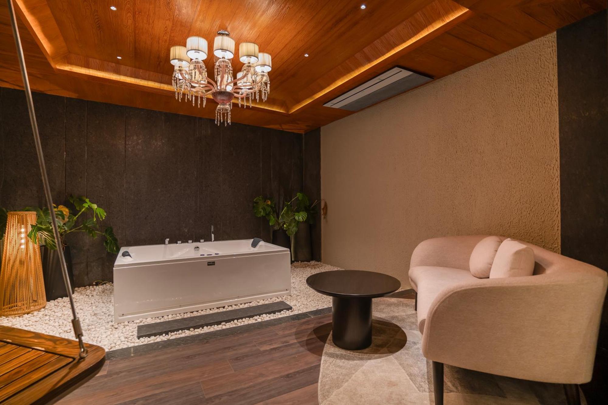 Leela Resort, The Exotic Boutique Hotel - Pure Veg Mahabaleshwar Luaran gambar