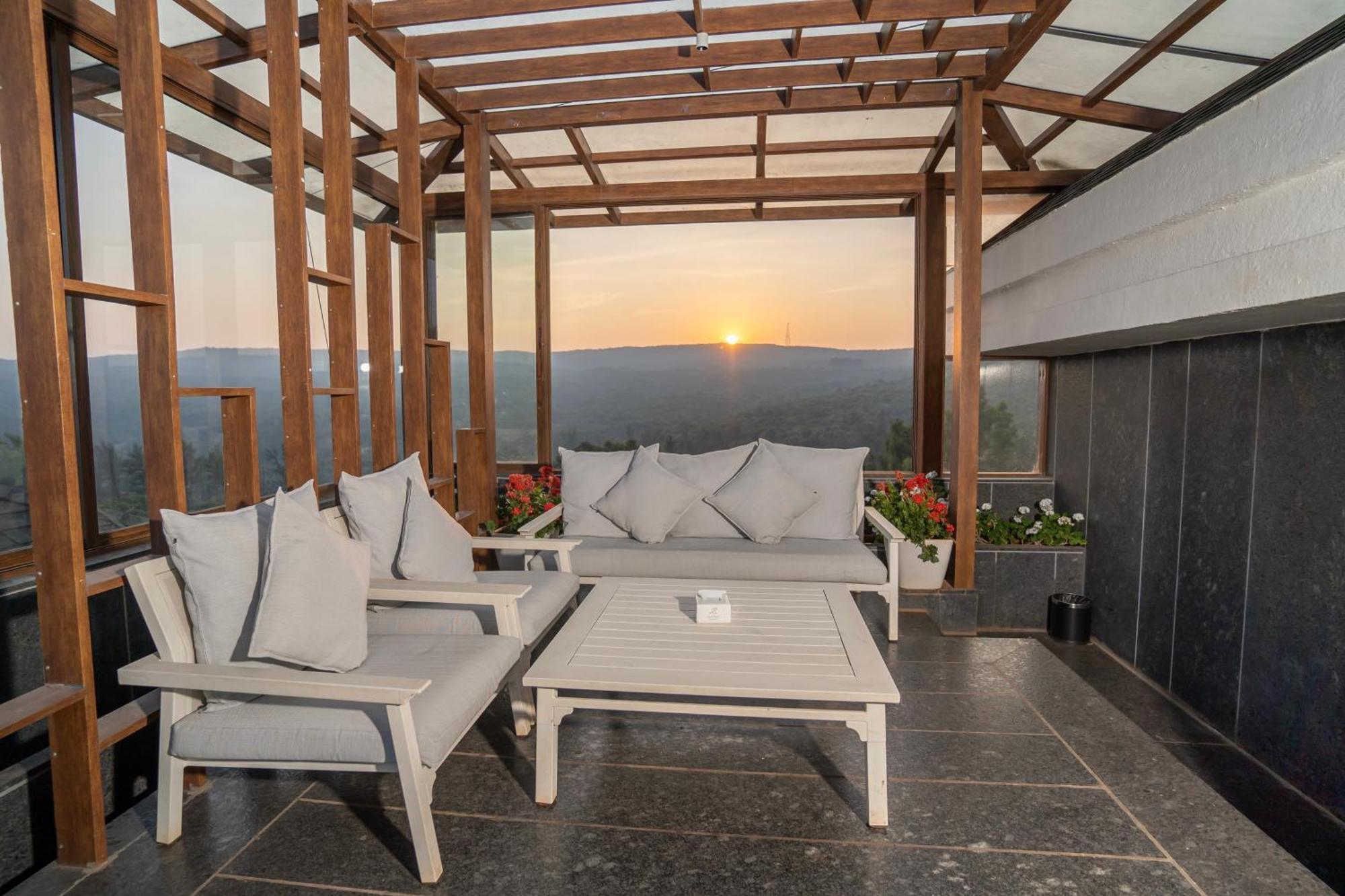 Leela Resort, The Exotic Boutique Hotel - Pure Veg Mahabaleshwar Luaran gambar