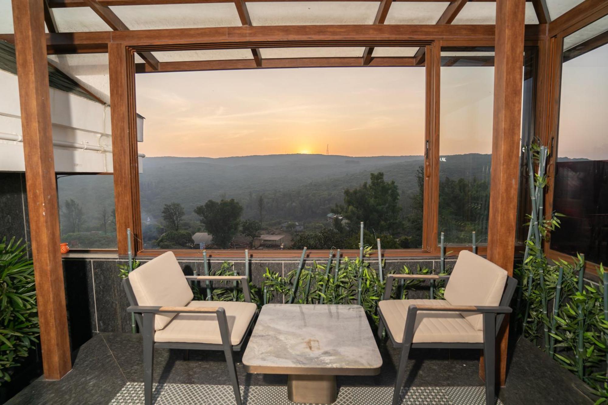 Leela Resort, The Exotic Boutique Hotel - Pure Veg Mahabaleshwar Luaran gambar