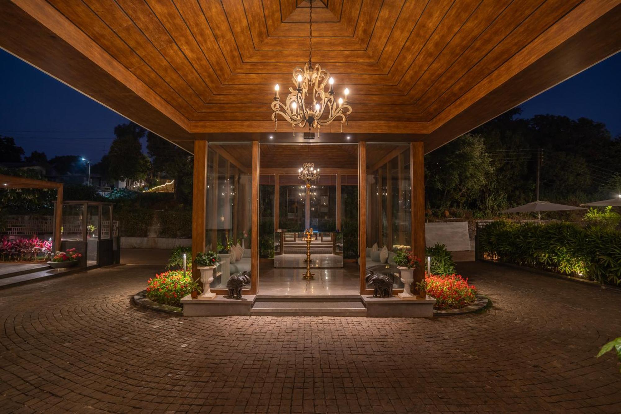 Leela Resort, The Exotic Boutique Hotel - Pure Veg Mahabaleshwar Luaran gambar