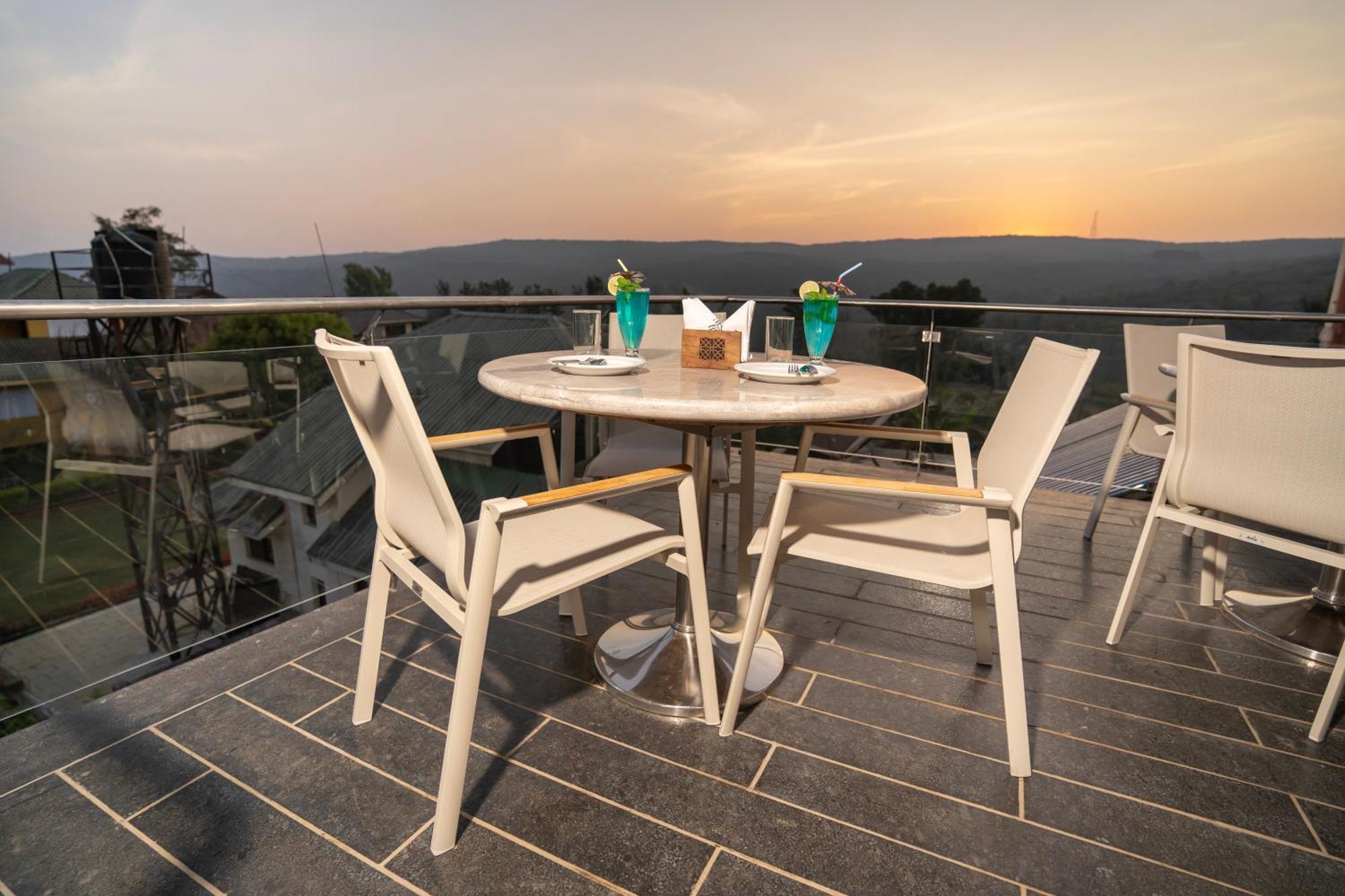 Leela Resort, The Exotic Boutique Hotel - Pure Veg Mahabaleshwar Luaran gambar